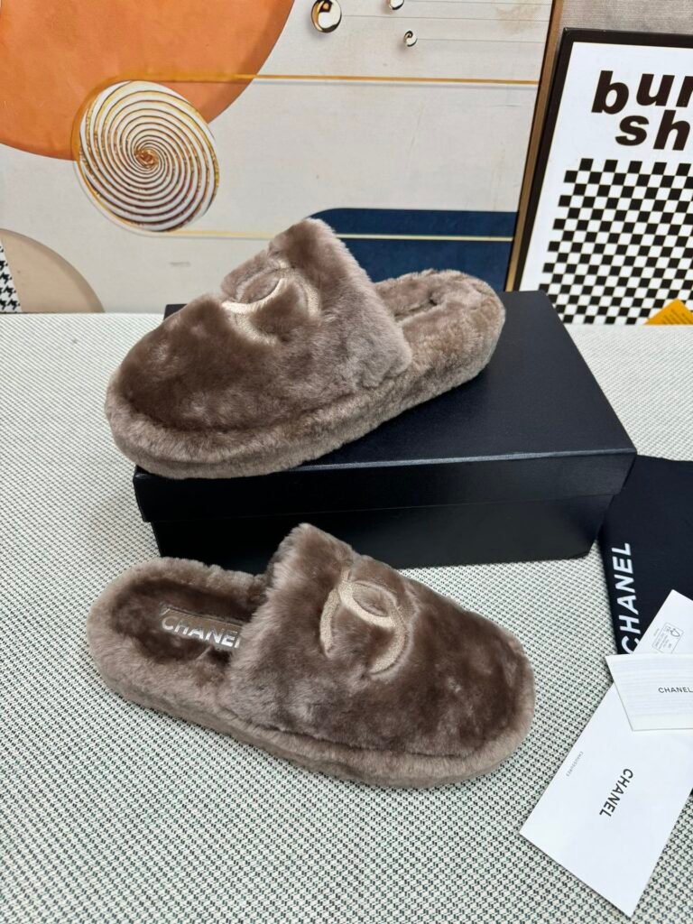 Chanel Unisex Shearling Shoes detail image 2