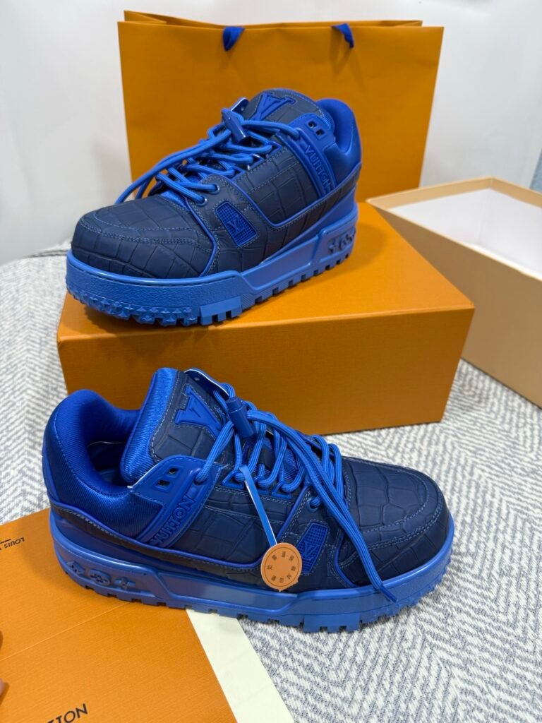 Louis Vuitton Unisex Chunky Sneakers detail 2