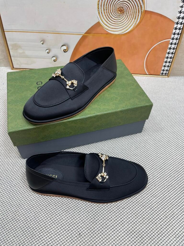 Gucci Unisex Loafers detail image 2