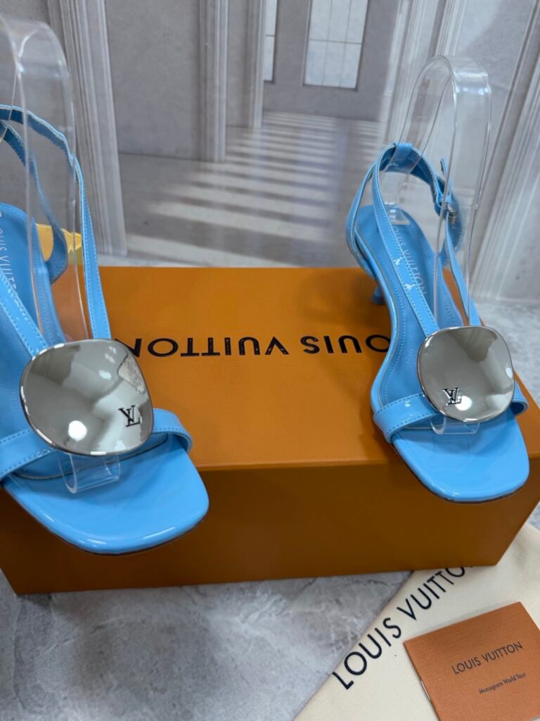 Louis Vuitton Unisex Slides detail image 2
