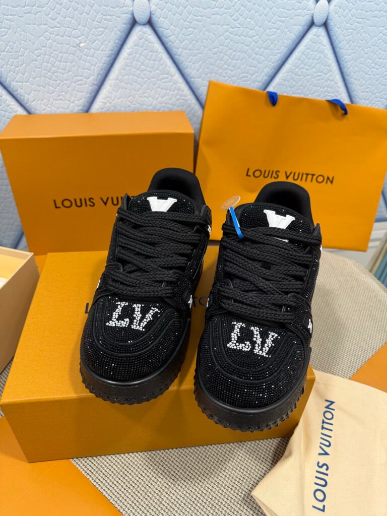 Louis Vuitton Unisex Chunky Sneakers detail image 2