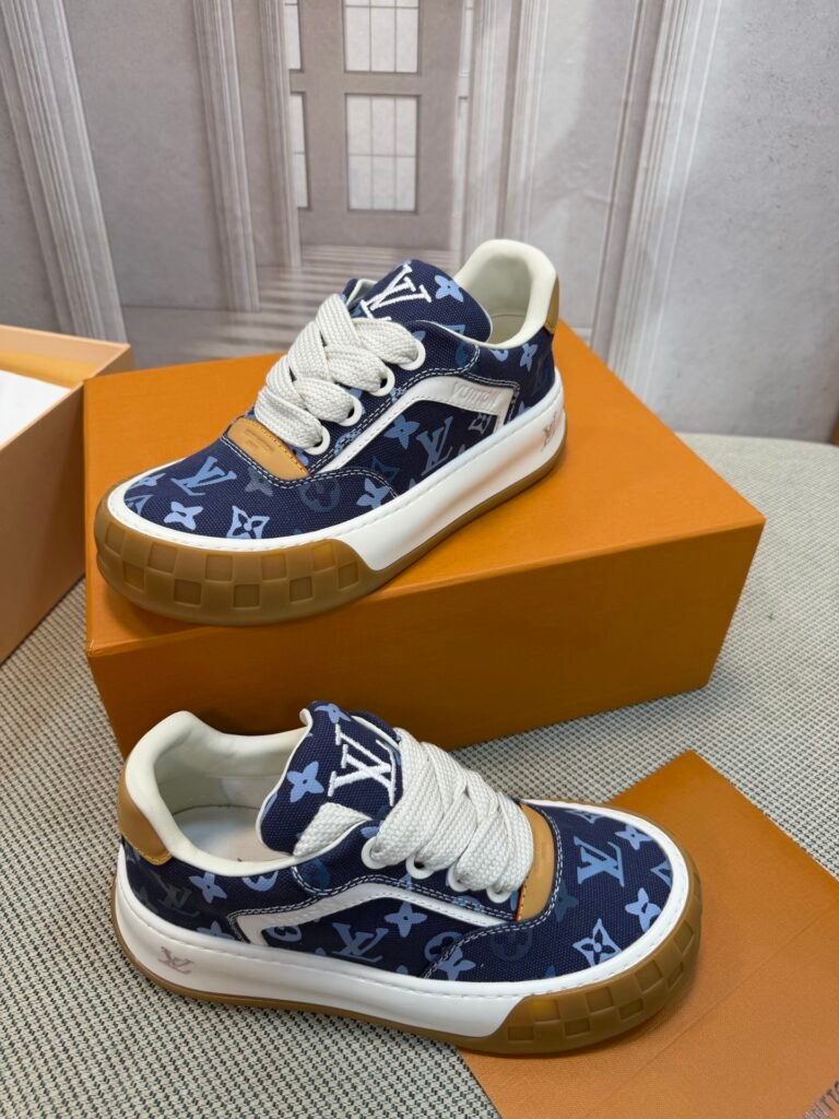Louis Vuitton Unisex Low-Top Sneakers detail 2
