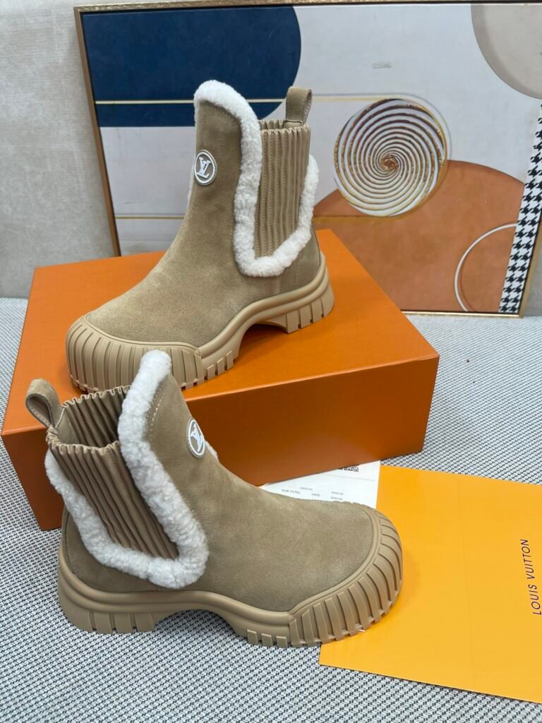 Louis Vuitton Unisex Boots detail image 2