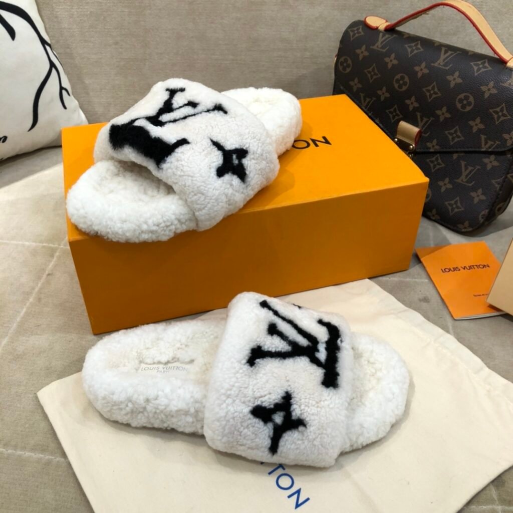 Louis Vuitton Unisex Shearling Shoes detail 2