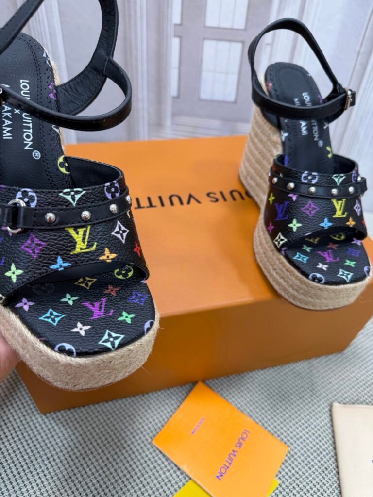 Louis Vuitton Unisex Platform Sneakers detail image 2