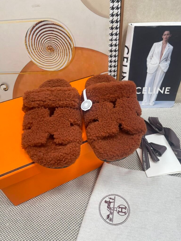 Hermès Unisex Slides detail 2