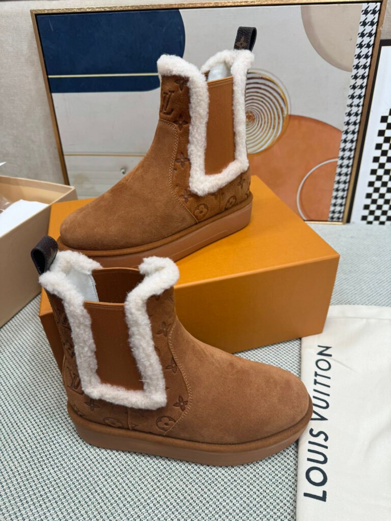 Louis Vuitton Unisex High-Top Sneakers detail 2