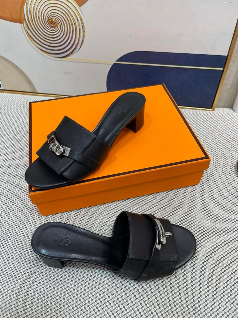 Hermès Unisex Slides detail 2