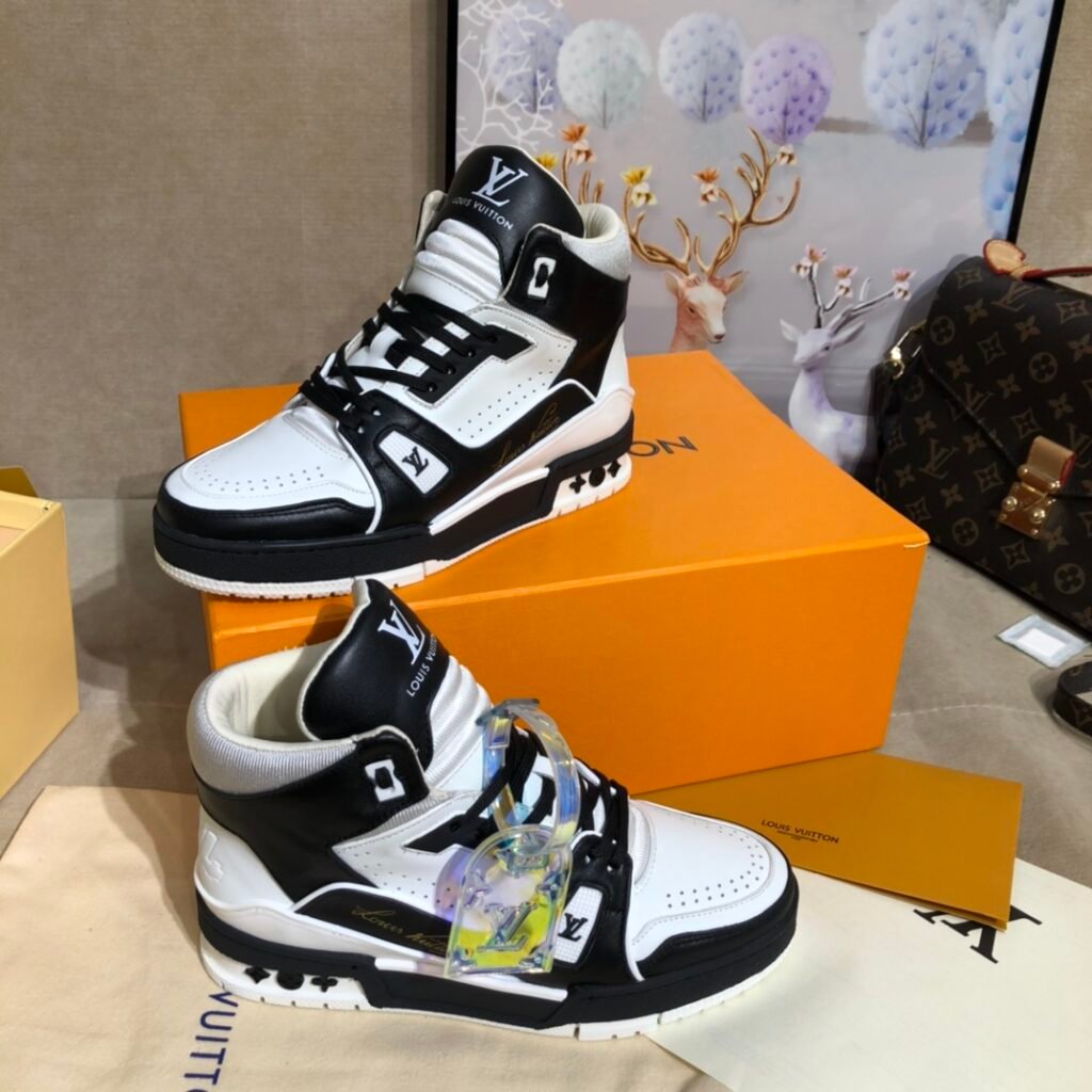 Louis Vuitton Unisex High-Top Sneakers detail 2