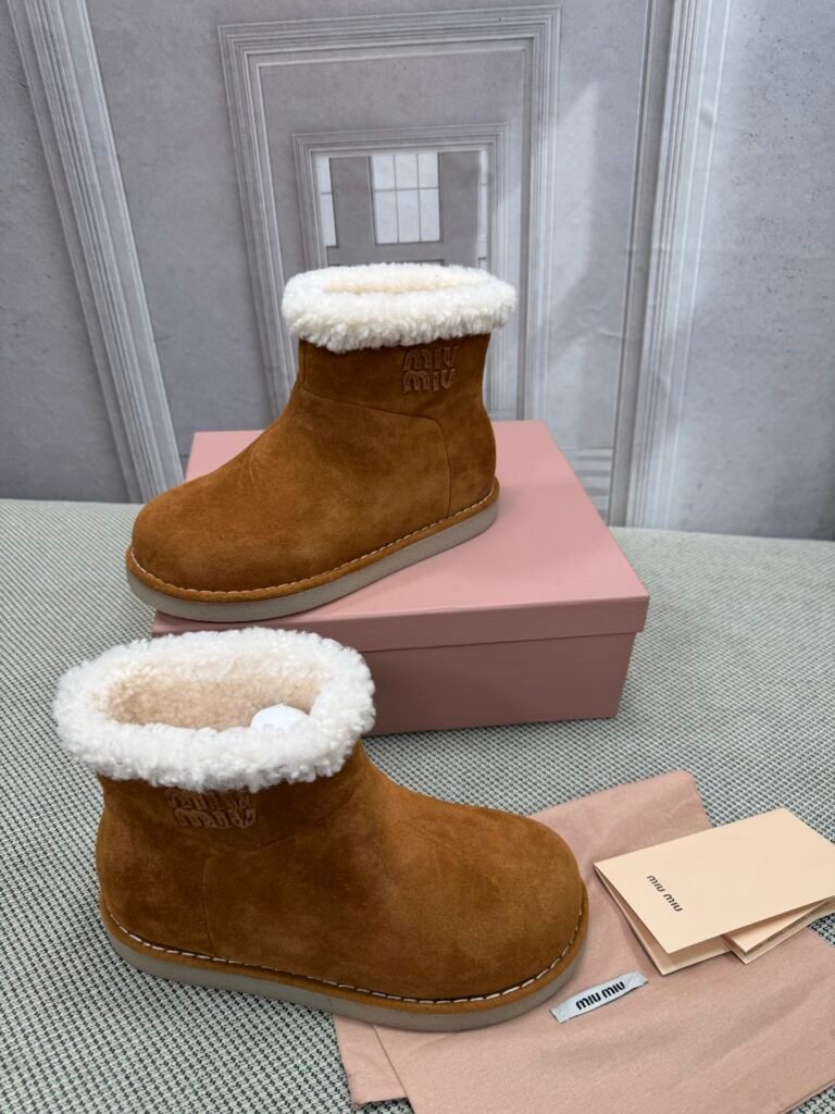 Miu Miu Unisex Snow Boots detail image 2