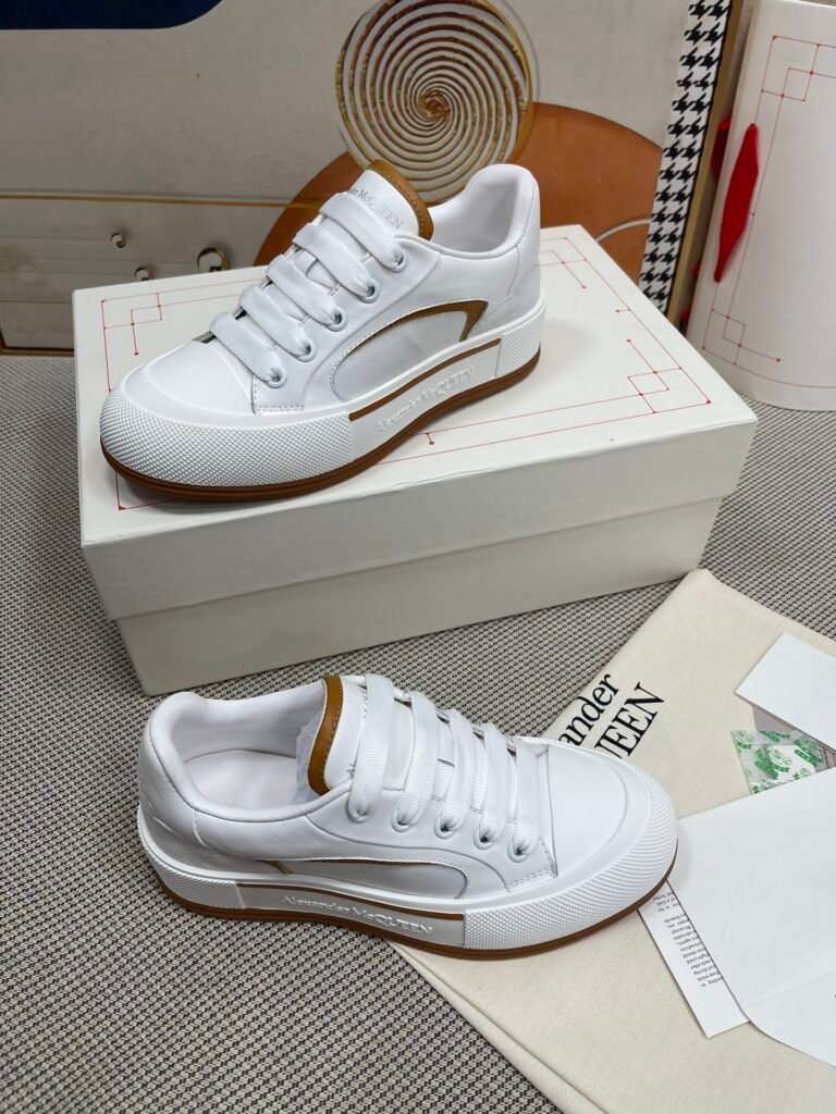 Alexander McQueen Unisex Platform Sneakers detail image 2