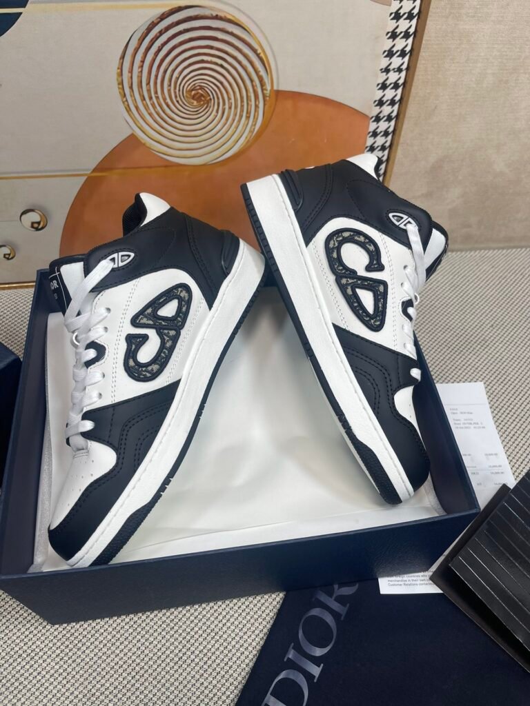 Dior Unisex Chunky Sneakers detail 3
