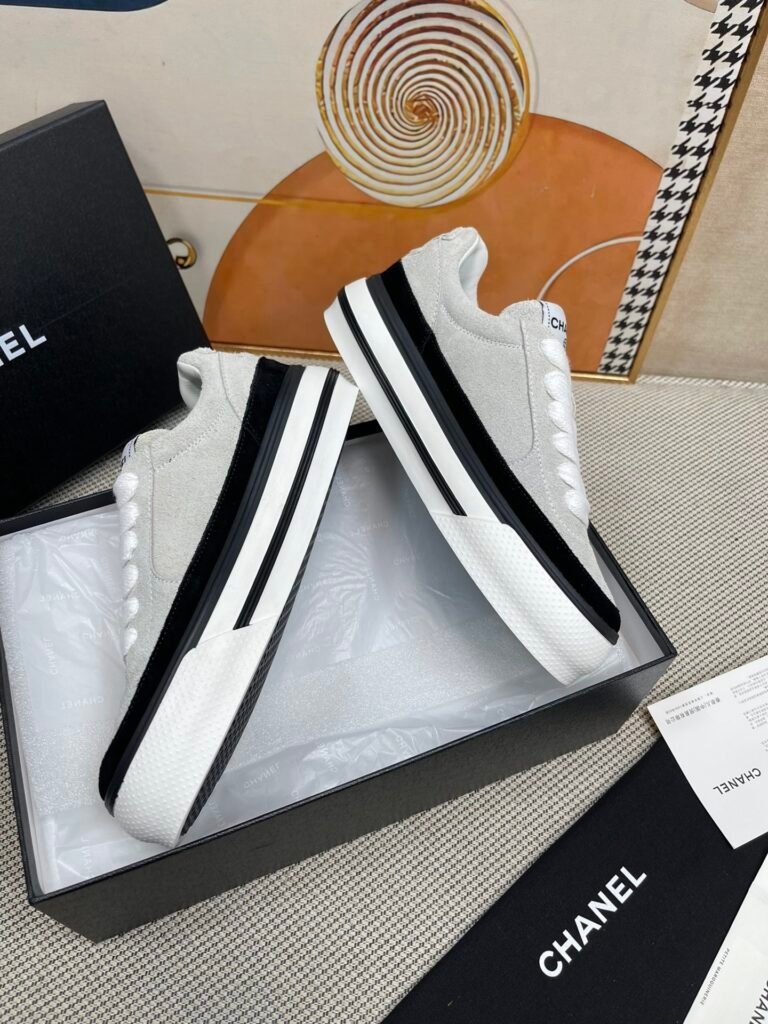 Chanel Women's Low-Top Sneakers detail 3