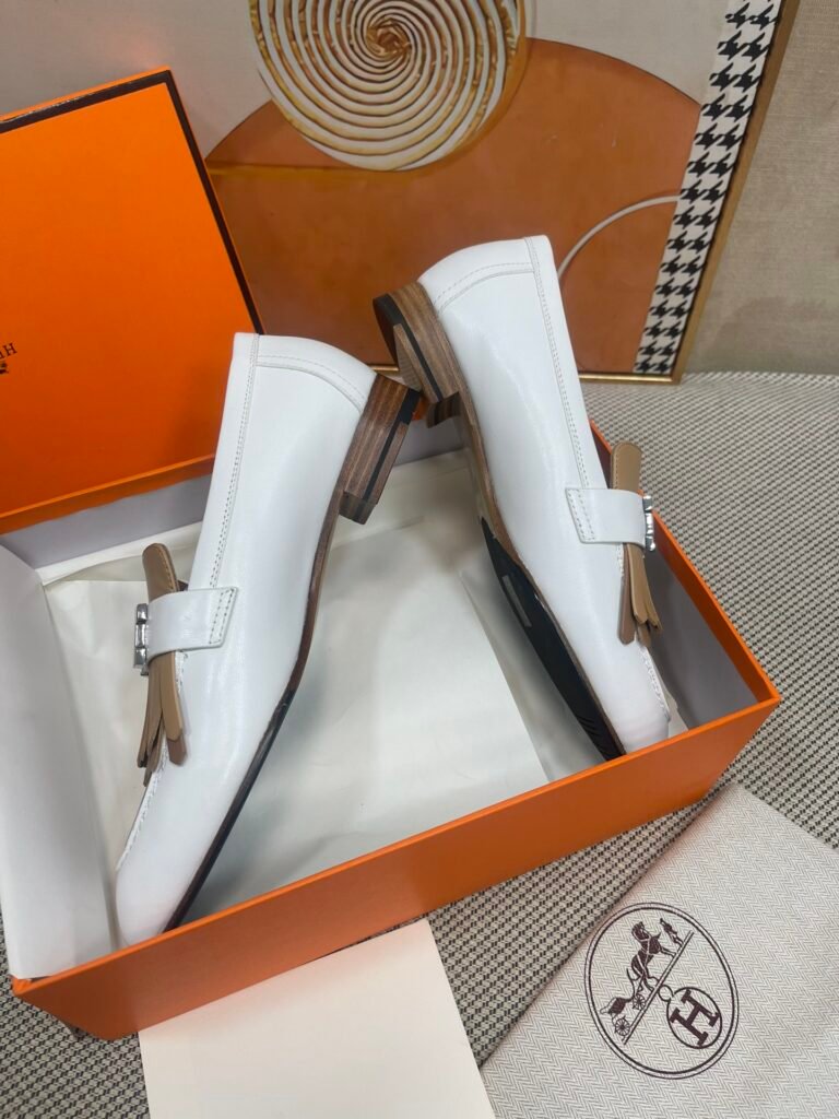 Hermès Unisex Loafers detail 3