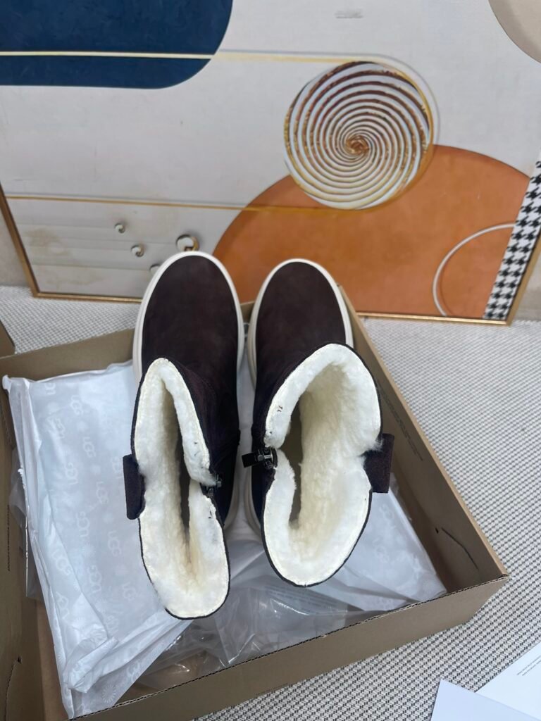 UGG Women's Snow Boots detail 3