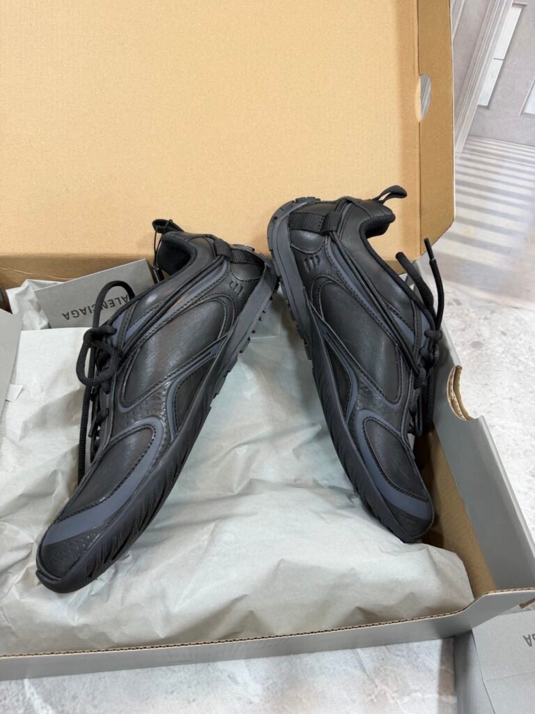 Balenciaga Unisex Distressed Sneakers detail image 3