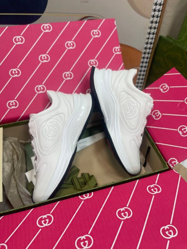 Gucci Unisex Chunky Sneakers detail image 3