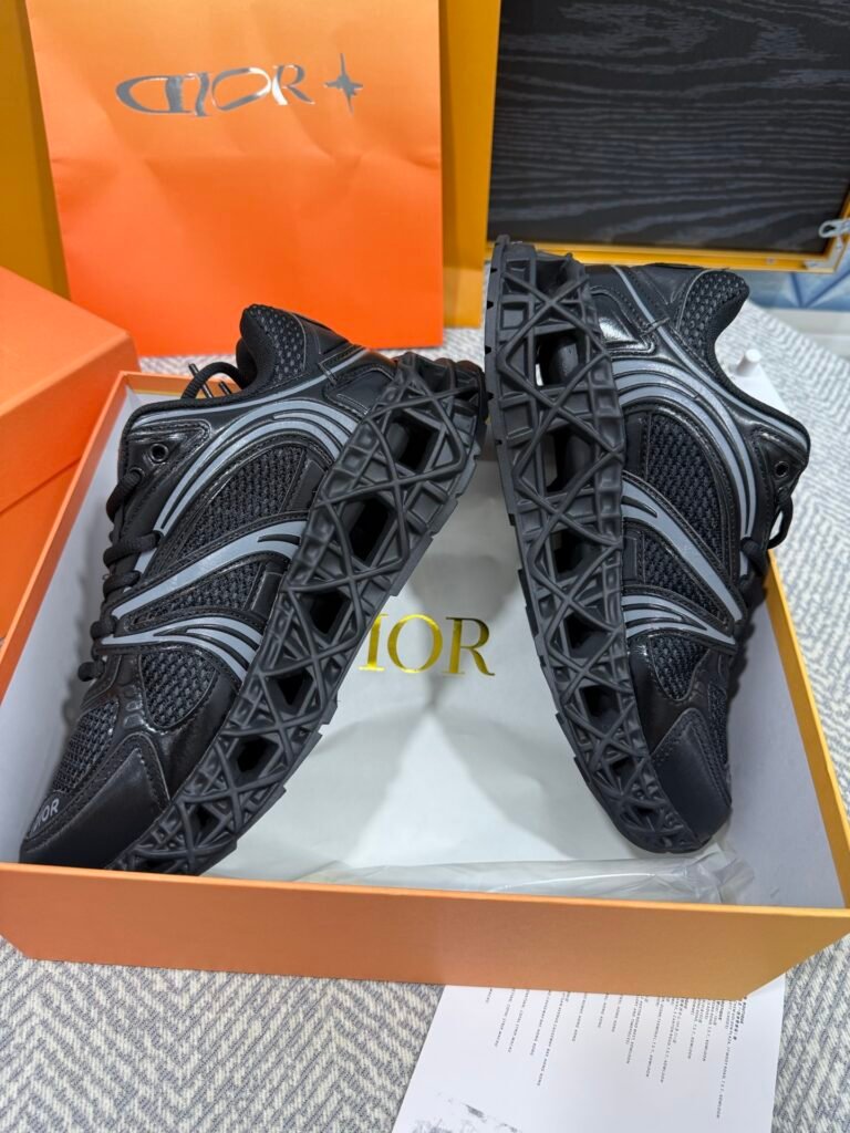 Dior Unisex Chunky Sneakers detail image 3