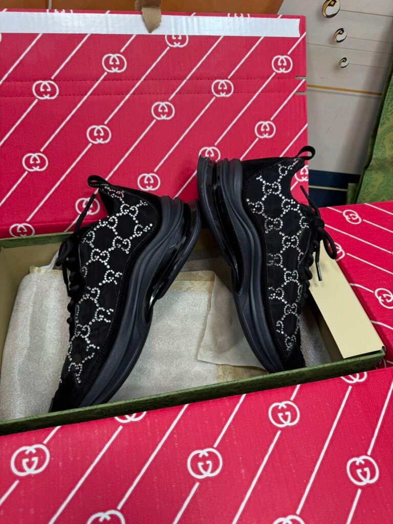 Gucci Unisex Chunky Sneakers detail image 3