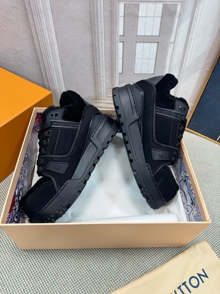 Louis Vuitton Unisex Basketball Sneakers detail 3