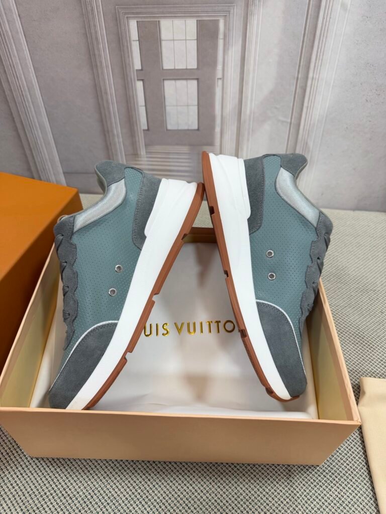 Louis Vuitton Blue-Grey Panelled Sneakers detail image 3