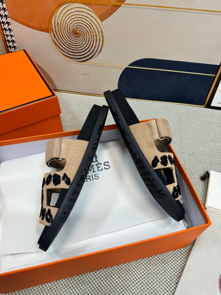 Hermès Unisex Slides detail 3