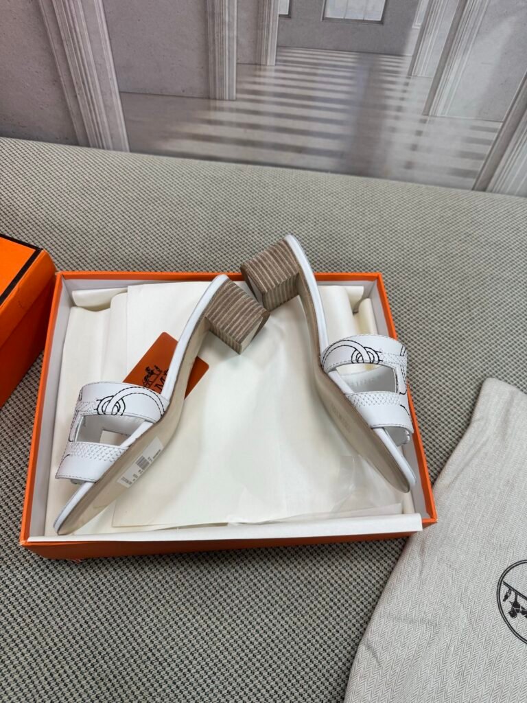 Hermès Unisex Slides detail 3