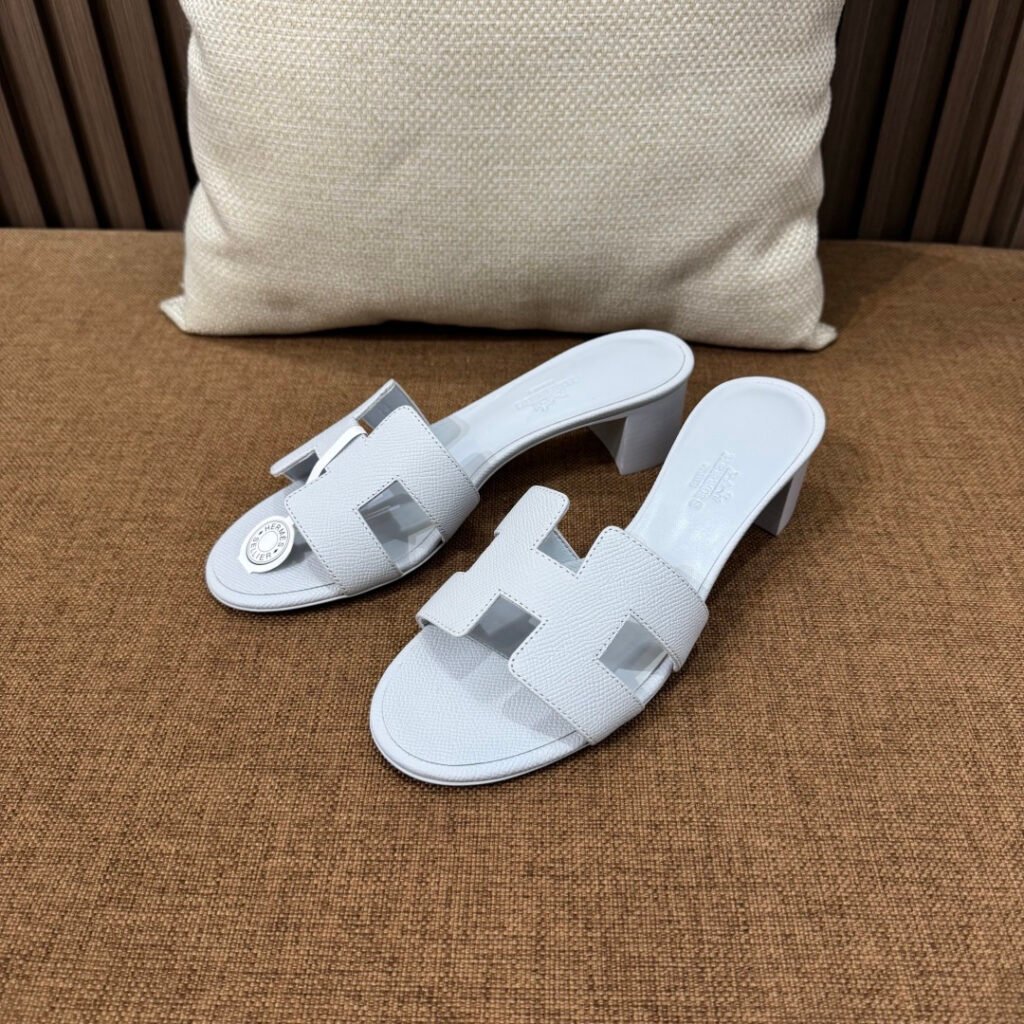 Hermès Unisex Leather-Sole Shoes detail 3