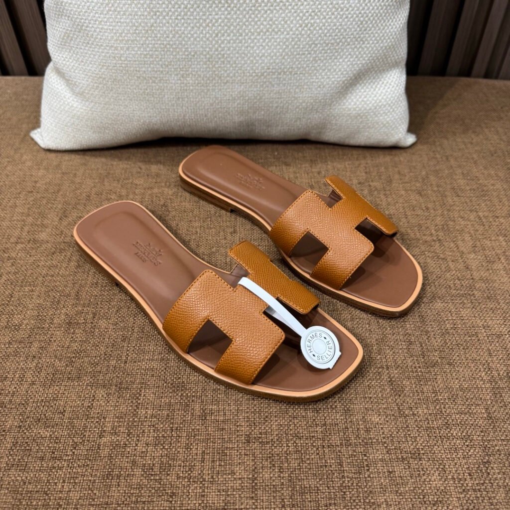 Hermès Unisex Leather-Sole Shoes detail 3