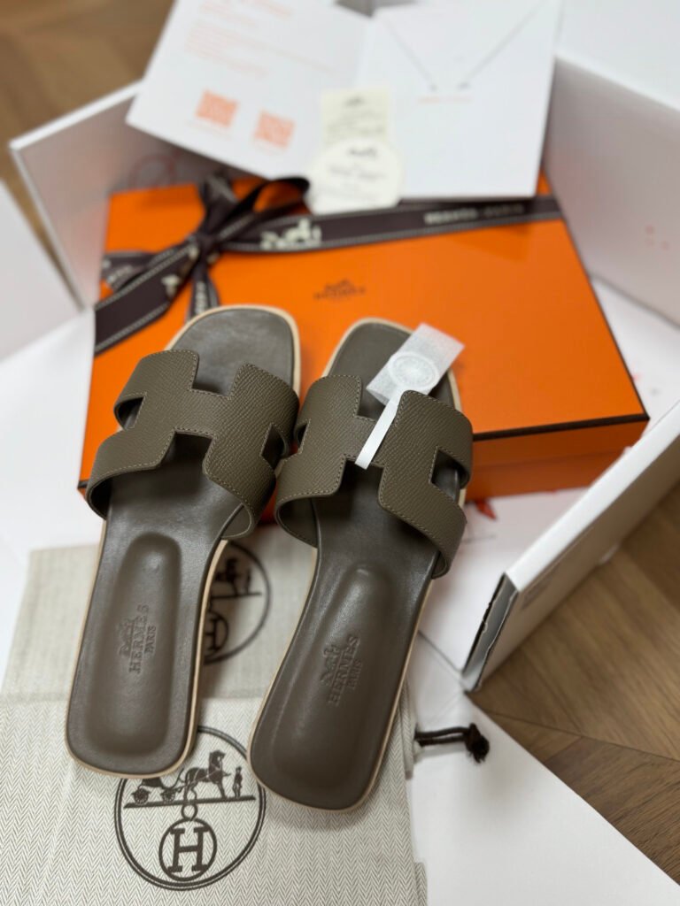 Hermès Unisex Sandals detail 3