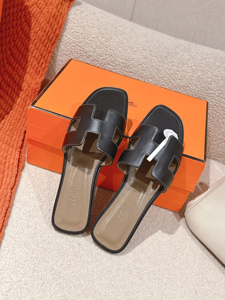 Hermès Unisex Slides detail 3