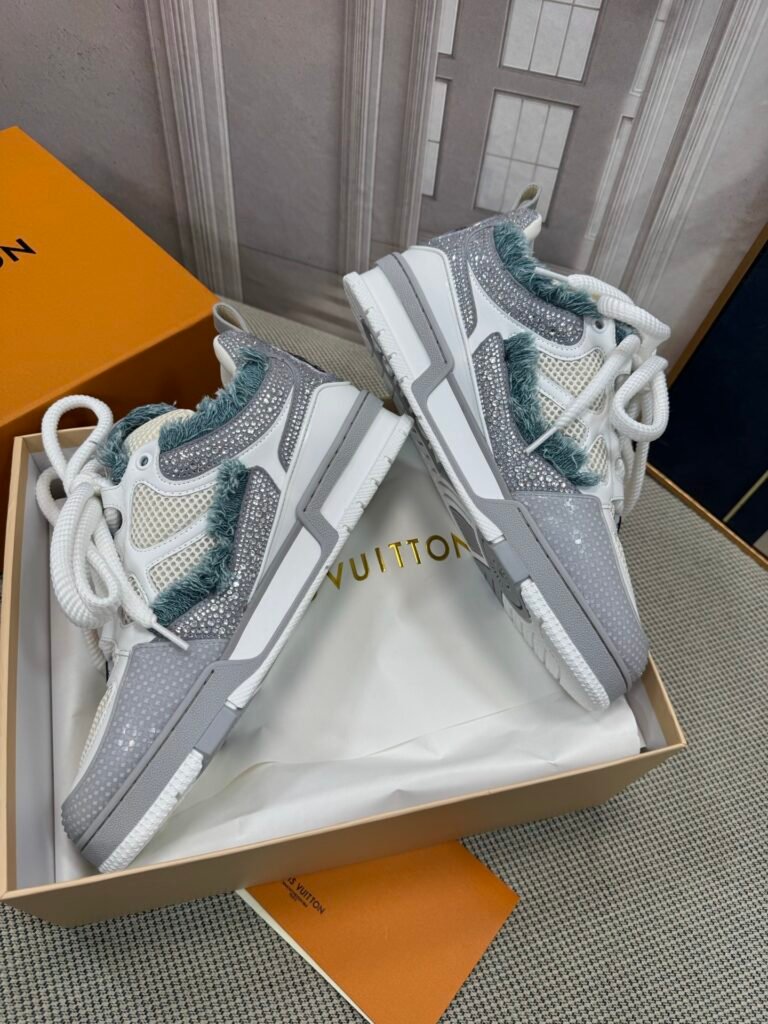 Louis Vuitton Unisex Chunky Sneakers detail 3
