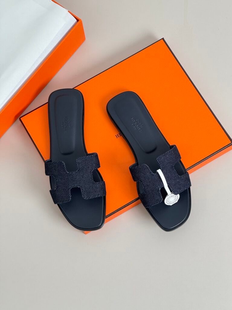 Hermès Women's Sneakers detail 3