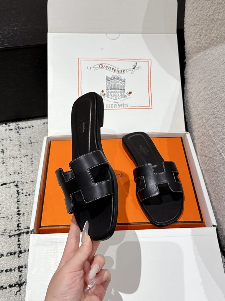 Hermès Unisex Crystal-Embellished Sneakers detail 3