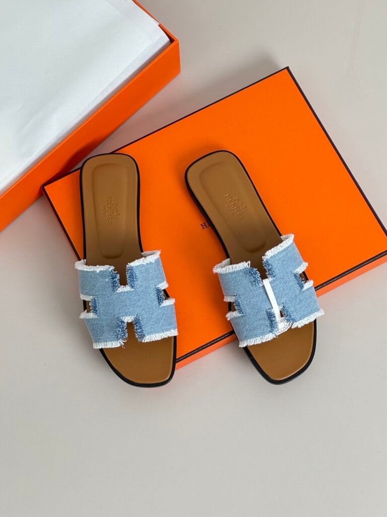Hermès Women's Sneakers detail 3