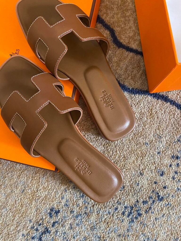 Hermès Unisex Sneakers detail 3