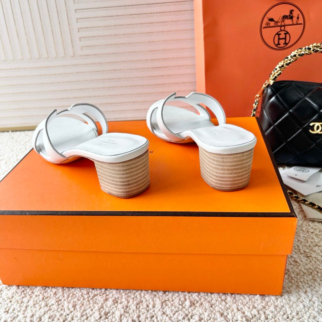 Hermès Unisex Slides detail 3