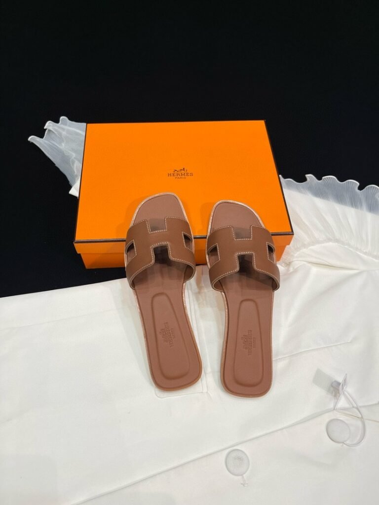 Hermès Unisex Slides detail 3