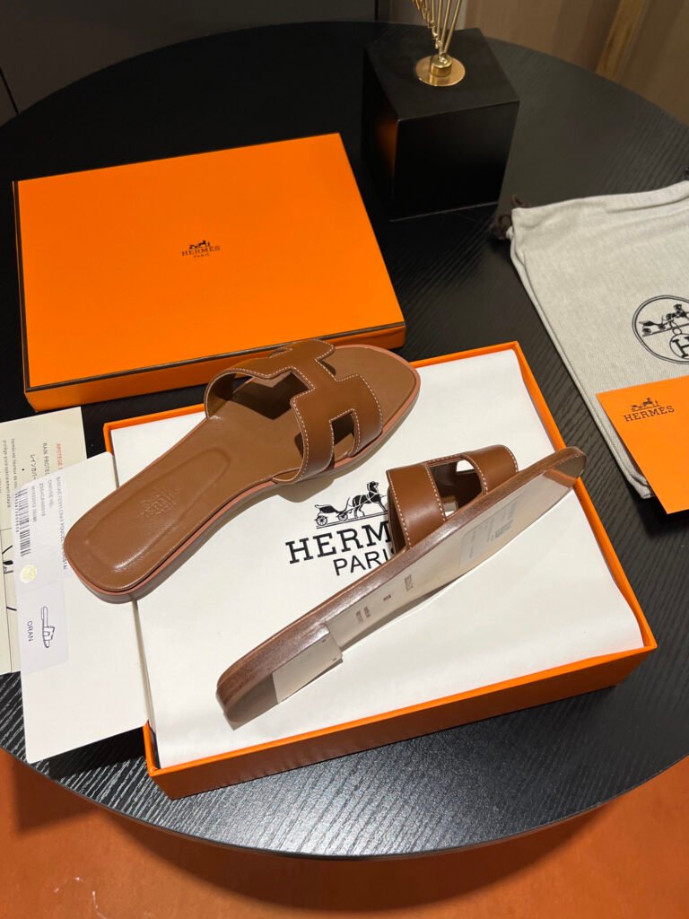 Hermès Unisex Slides detail 3