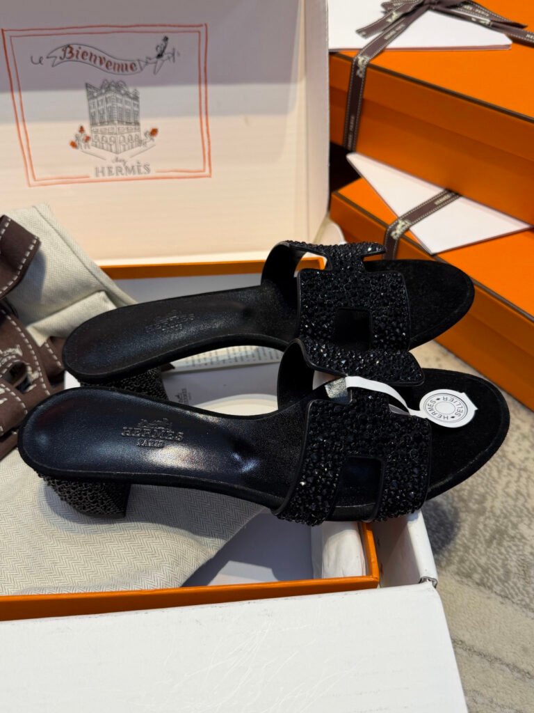 Hermès Women's High-Heel Pumps detail 3