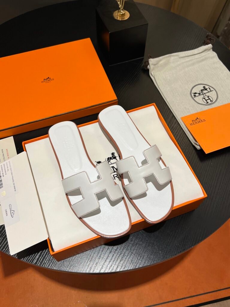 Hermès Unisex Slides detail 3