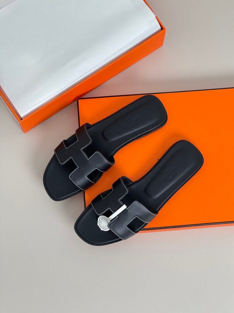 Hermès Women's Sneakers detail 3