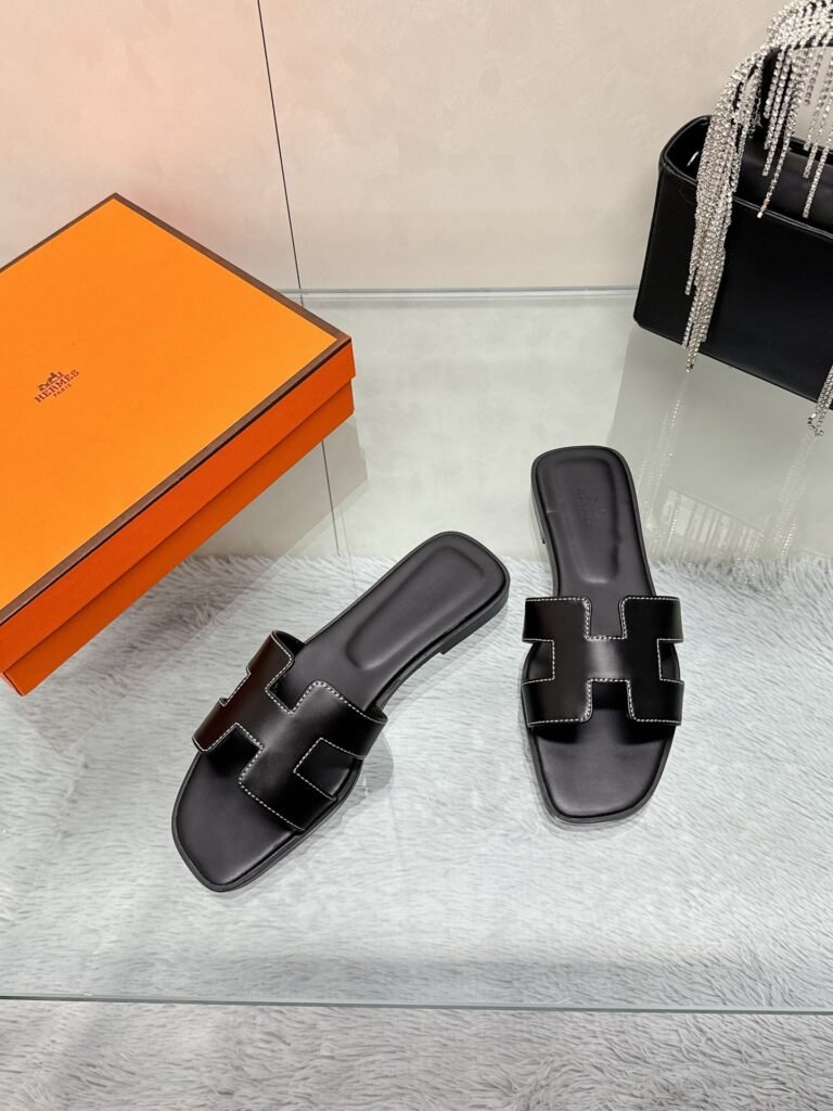 Hermès Unisex Slides detail 3