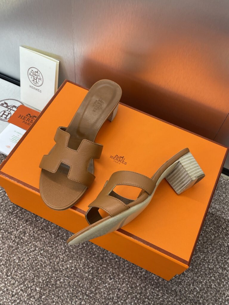 Hermès Unisex Slides detail 3