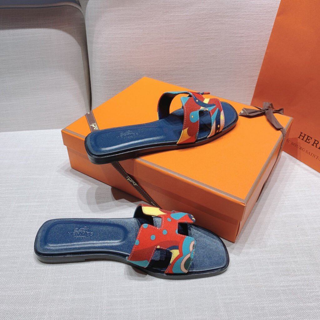 Hermès Unisex Slides detail 3