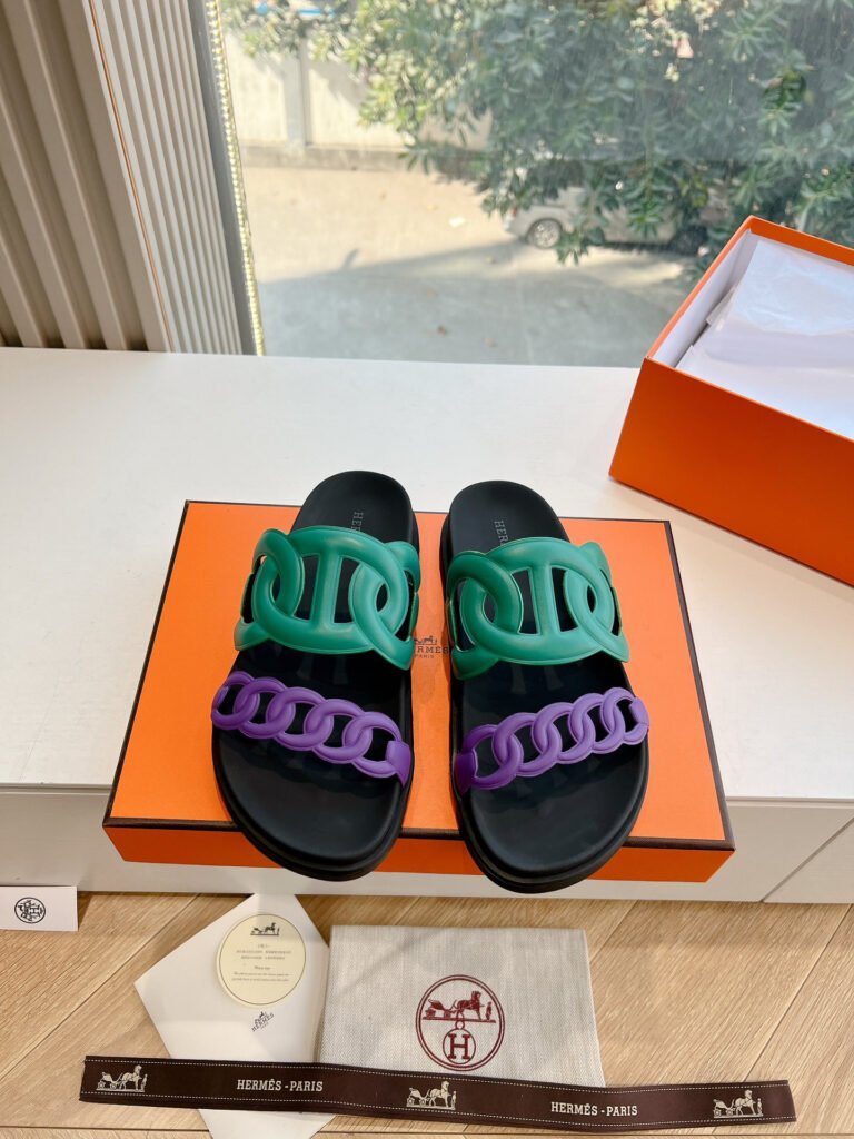 Hermès Unisex Sneakers detail 3