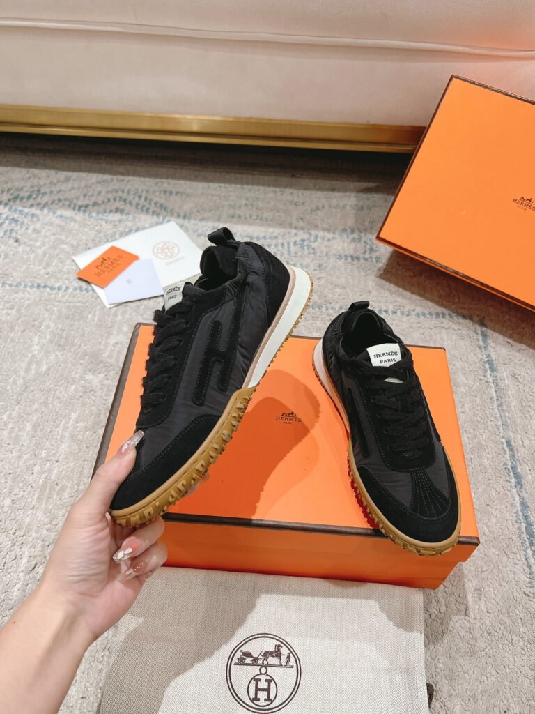 Hermès Unisex Sneakers detail 3