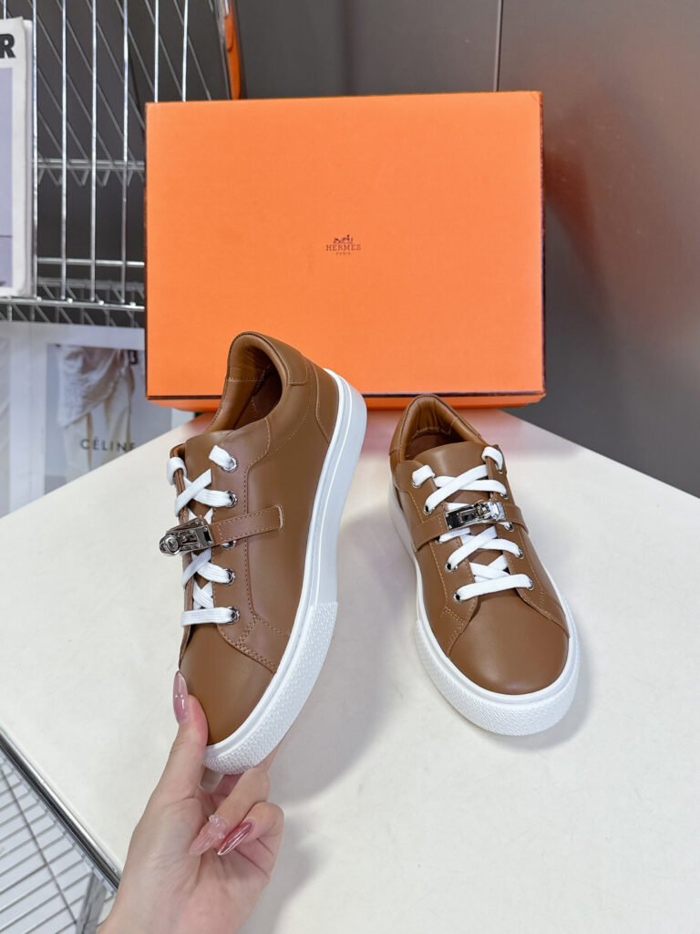 Hermès Unisex White Low-Top Sneakers detail 3