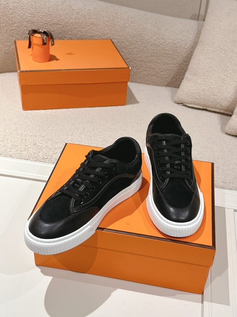 Hermès Unisex White Low-Top Sneakers detail 3