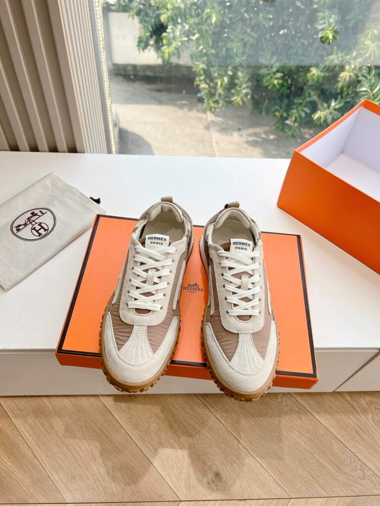 Hermès Unisex White Low-Top Sneakers detail 3